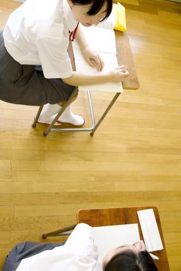 进入墨尔本大学通过VCE和通过预科哪个容易些